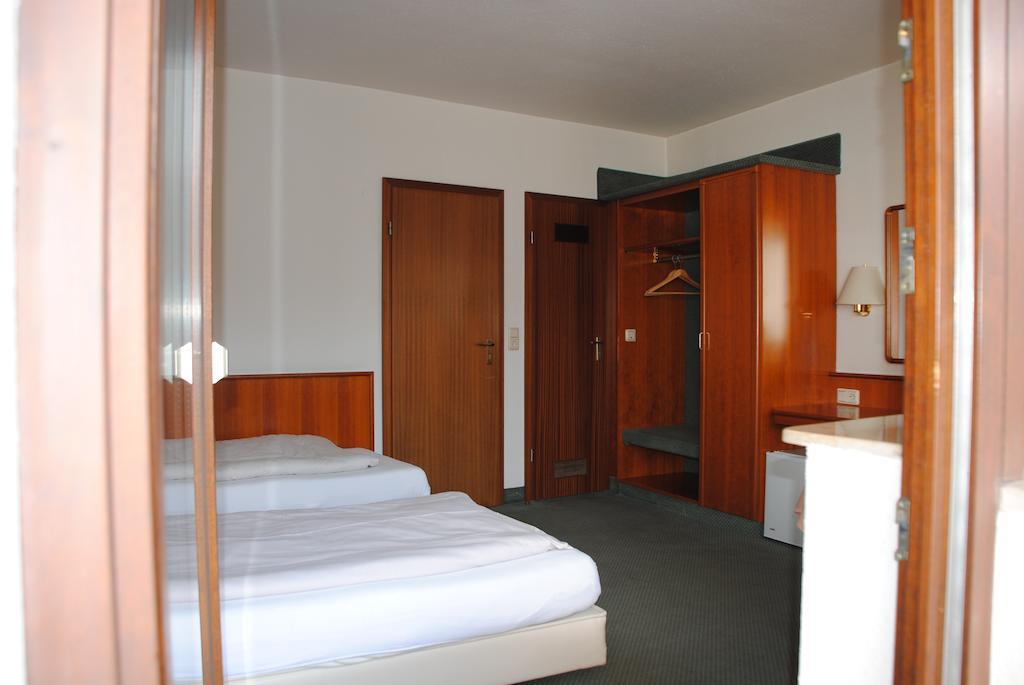 Hotel Kurfuerst Garni ゲルマースハイム 部屋 写真